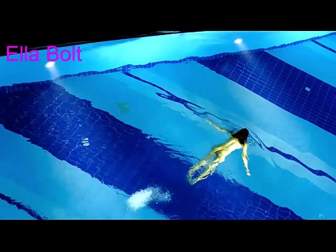 ❤️ എനിക്ക് കാണുന്നത് നിർത്താൻ കഴിയില്ല, ELLA BOLT റിസോർട്ട് പൂളിൽ നഗ്നയായി നീന്തുന്ന യുവ സുന്ദരിയെ പിടികൂടി ക്വാളിറ്റി പോൺ ഞങ്ങളിൽ ❌️❤